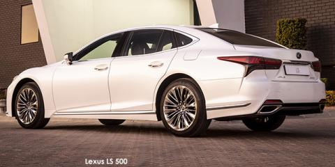 Lexus LS 500 - Image credit: © 2022 duoporta. Generic Image shown.