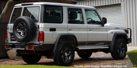 Toyota Land Cruiser 76 2.8GD-6 station wagon VX - Image credit: © 2024 duoporta. Generic Image shown.