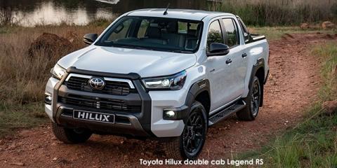 Toyota Hilux 2.8GD-6 double cab Legend manual - Image credit: © 2024 duoporta. Generic Image shown.