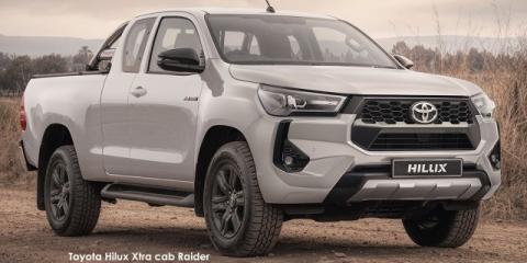 Toyota Hilux 2.4GD-6 Xtra cab Raider manual - Image credit: © 2024 duoporta. Generic Image shown.