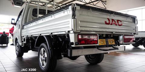 JAC X200 2.8TDi 68kW 1.5-ton single cab dropside - Image credit: © 2024 duoporta. Generic Image shown.