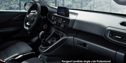 Peugeot Landtrek 1.9TD double cab Professional - Image credit: © 2024 duoporta. Generic Image shown.