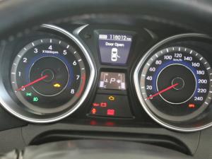 Hyundai Elantra 1.8 GLS auto - Image 10