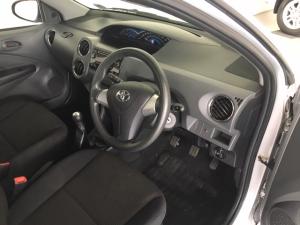 Toyota Etios sedan 1.5 Xs - Image 4