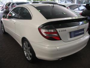 Mercedes-Benz C230 V6 Coupe automatic - Image 3