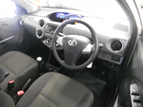 Image Toyota Etios hatch 1.5 Xs