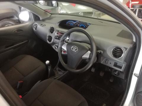 Image Toyota Etios hatch 1.5 Xs