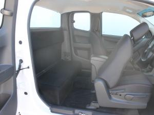 Isuzu D-Max 250 Extended cab Hi-Ride auto - Image 13