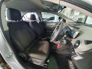 Chevrolet Sonic sedan 1.6 LS auto - Image 8