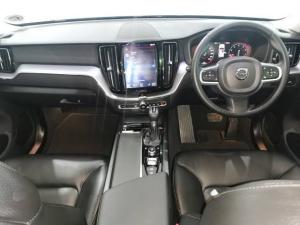 Volvo XC60 T5 AWD Momentum - Image 9