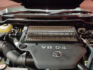 Toyota Land Cruiser 200 4.5D-4D V8 VX-R - Image 27