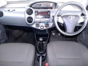 Toyota Etios hatch 1.5 Xi - Image 6