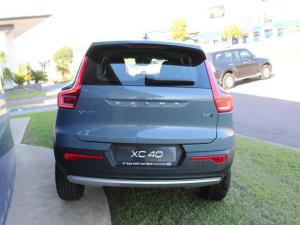 Volvo XC40 D4 Momentum AWD Geartronic - Image 4