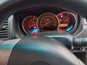Nissan Tiida 1.6 Visia + automatic - Image 10