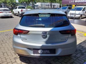 Opel Astra hatch 1.0T Essentia - Image 5