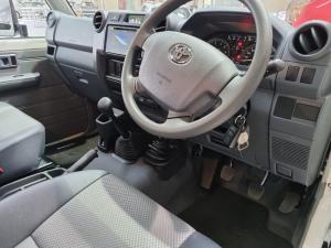 Toyota Land Cruiser 79 4.0PS/C - Image 9