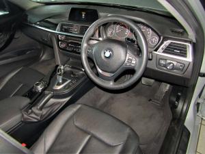 BMW 320i automatic - Image 11