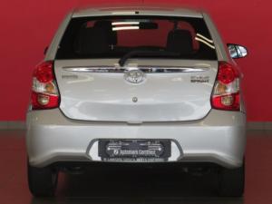 Toyota Etios hatch 1.5 Xs - Image 4