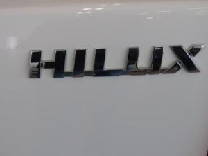 Toyota Hilux 2.7 S - Image 9