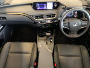 Lexus UX 250h SE - Image 5