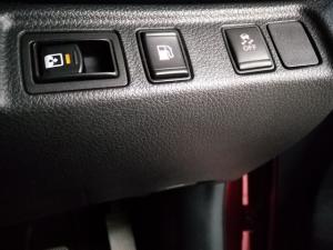 Nissan Navara 2.3D double cab 4x4 LE auto - Image 16