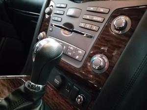 Nissan Patrol 5.6 V8 LE Premium 4WD - Image 16