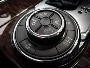 Nissan Patrol 5.6 V8 LE Premium 4WD - Image 17