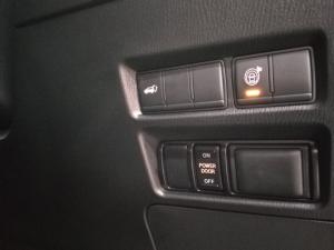 Nissan Patrol 5.6 V8 LE Premium 4WD - Image 18