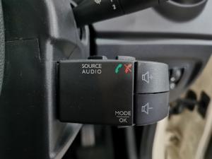 Renault Captur 66kW turbo Blaze - Image 24