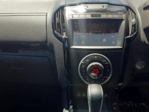 Isuzu D-Max 300 3.0TD double cab LX auto - Image 9