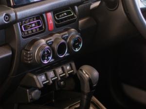 Suzuki Jimny 1.5 GLX AllGrip auto - Image 8