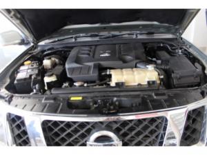Nissan Pathfinder 3.0 dCi V6 LE automatic - Image 12
