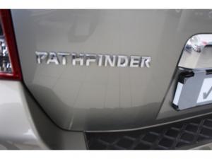 Nissan Pathfinder 3.0 dCi V6 LE automatic - Image 14
