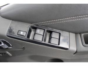 Nissan Pathfinder 3.0 dCi V6 LE automatic - Image 9