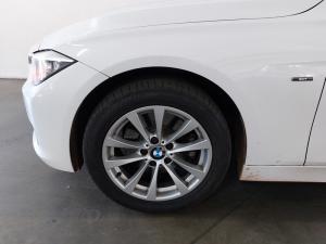 BMW 3 Series 328i auto - Image 10