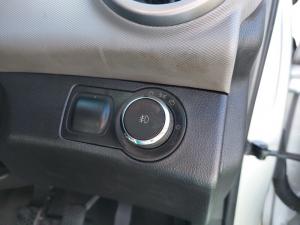 Chevrolet Sonic hatch 1.4 LS - Image 12
