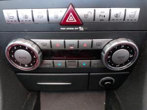 Mercedes-Benz SLK 350 automatic - Image 19