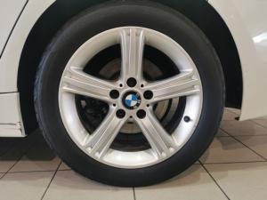 BMW 3 Series 320i - Image 9