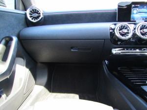 Mercedes-Benz A 200 automatic - Image 3