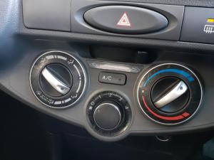 Toyota Etios hatch 1.5 Xs - Image 9