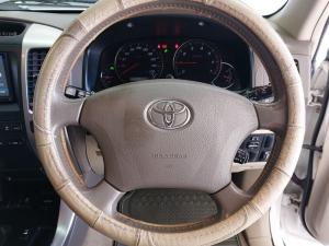 Toyota Land Cruiser Prado 4.0 VX - Image 16