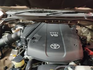 Toyota Fortuner V6 4.0 4x4 auto - Image 19