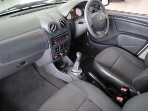 Nissan NP200 1.6i (aircon) safety pack - Image 10