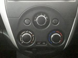 Nissan Almera 1.5 Acenta automatic - Image 15