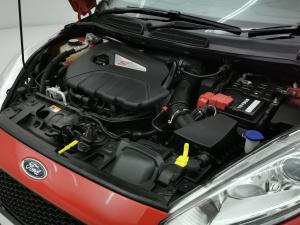 Ford Fiesta ST 1.6 Ecoboost Gdti - Image 13