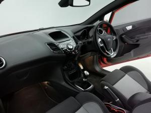 Ford Fiesta ST 1.6 Ecoboost Gdti - Image 9