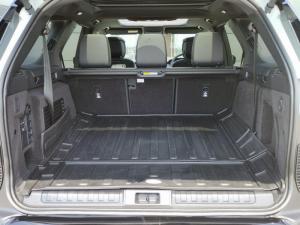 Land Rover Discovery 3.0TD SE R-DYNAMIC - Image 17