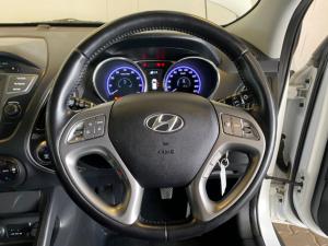 Hyundai ix35 2.0 Premium - Image 12