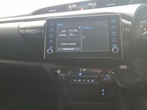 Toyota Hilux 2.8GD-6 double cab Raider auto - Image 18