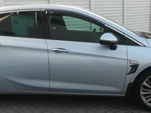 Opel Astra hatch 1.4T Sport - Image 8